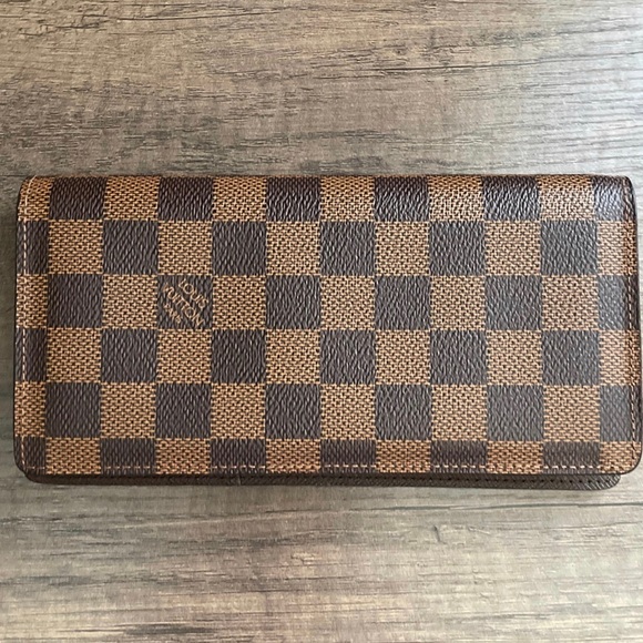 Louis Vuitton Wallet - Picture 2 of 7